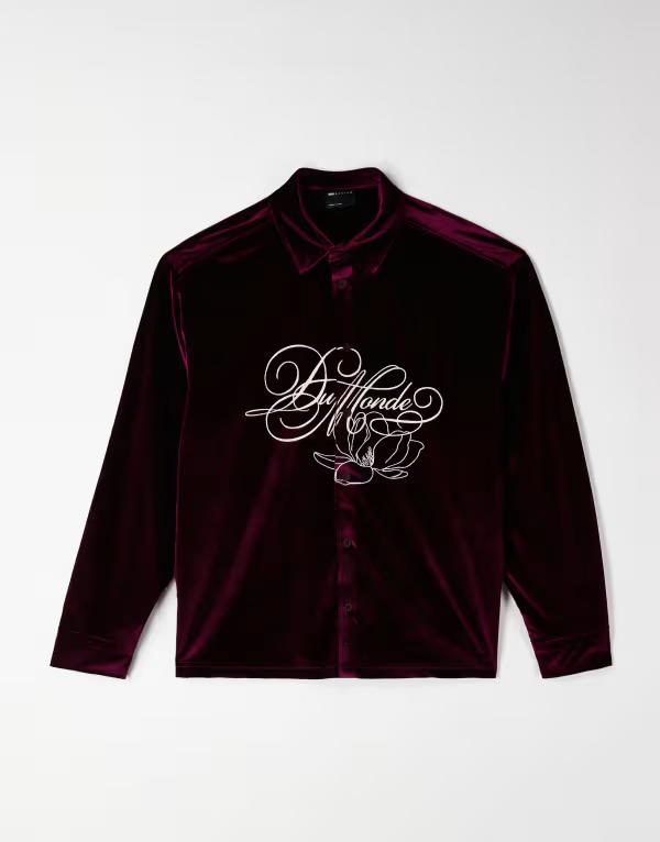 エイソス メンズ トップス シャツ ASOS DESIGN oversized velour shirt with embroidery Burgundy バーガンディ