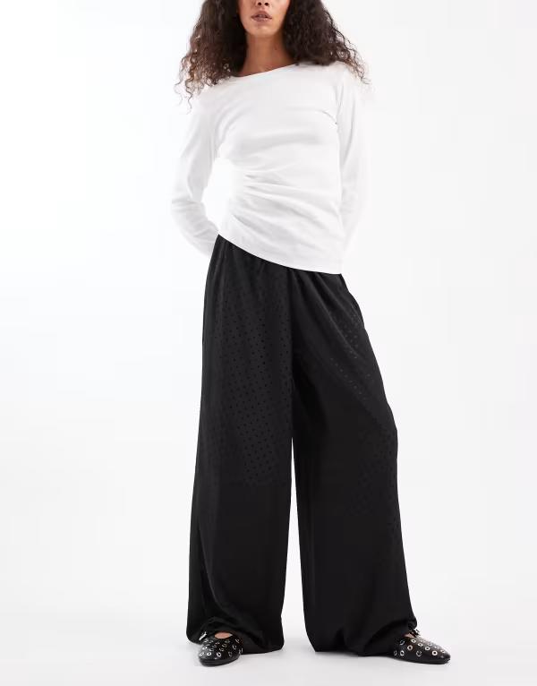ウェンズデーガール レディース ボトムス 心地好いズボン下 ワイドレッグ 繻子 Wednesday\u0027s Girl tie waist satin wide leg pantspot jacquard Black 黒いこと