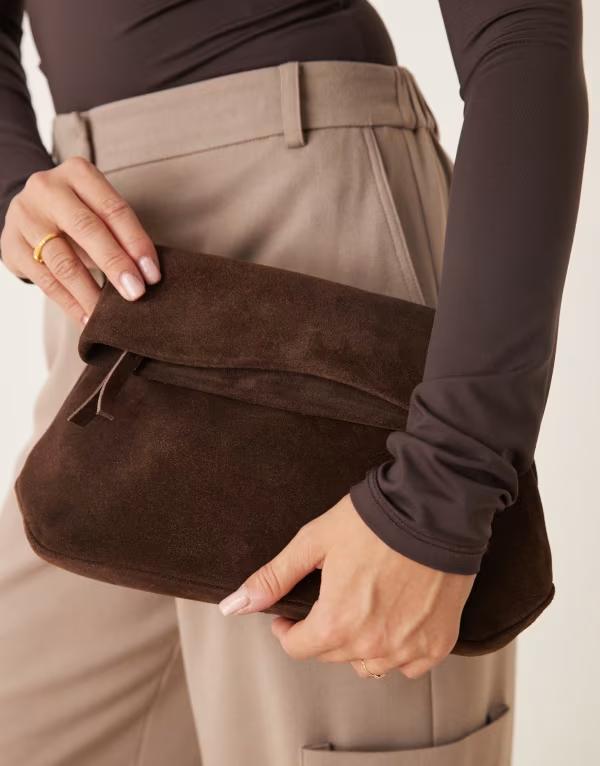 エイソス レディース バッグ スエード ASOS DESIGN suede clutch purse with folded corner detail andetachable crossbody strap in chocolate チョコレート