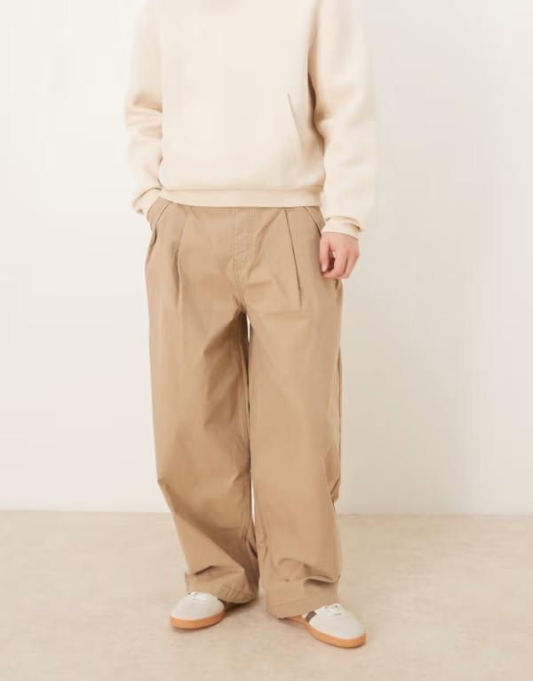 エイソス メンズ ボトムス カジュアルパンツ ASOS DESIGN oversized baggy chinos with pleats BEIGE ベージュ