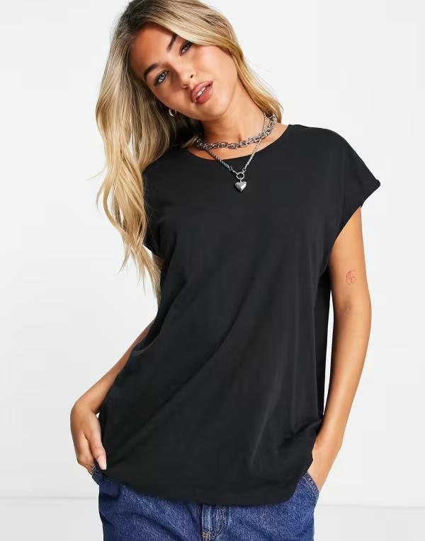 ノイジーメイ レディース トップス シャツ Noisy May scoop neck T-shirt Black ブラック 8,070円