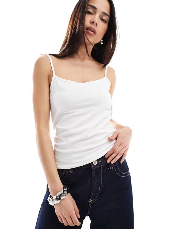 モンキ レディース トップス タンクトップ Monki strappy tank top White ホワイト