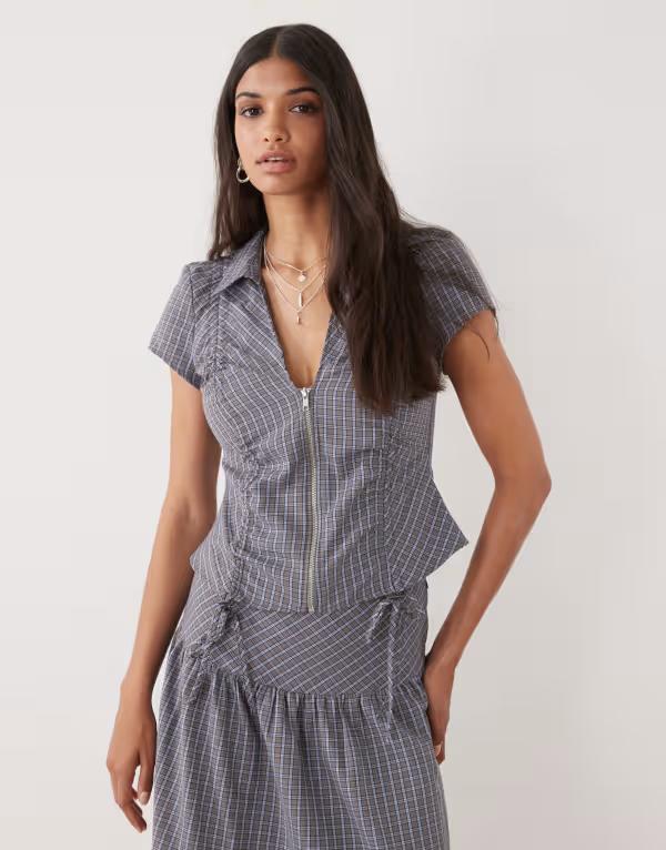 コルージョン レディース トップス シャツ ギャザー COLLUSION ruched fitted shirt plaid BLUE ブルー 10,904円