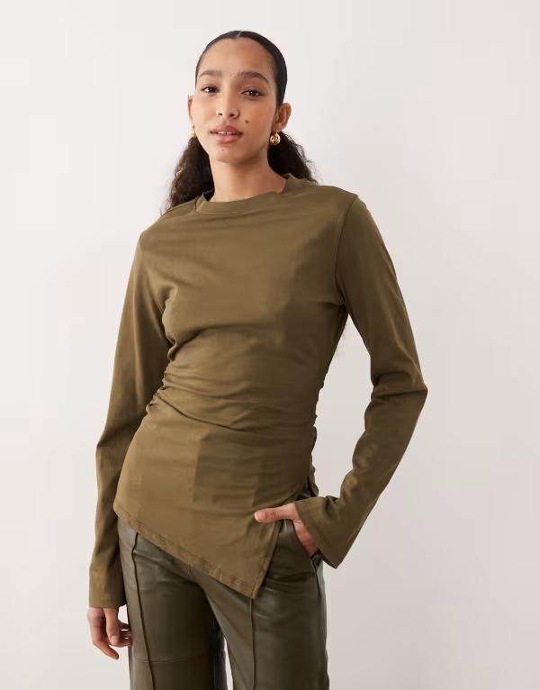 エイソス レディース トップス シャツ アシンメトリー ASOS DESIGN cinched side asymmetric long sleeve top in olive オリーブ