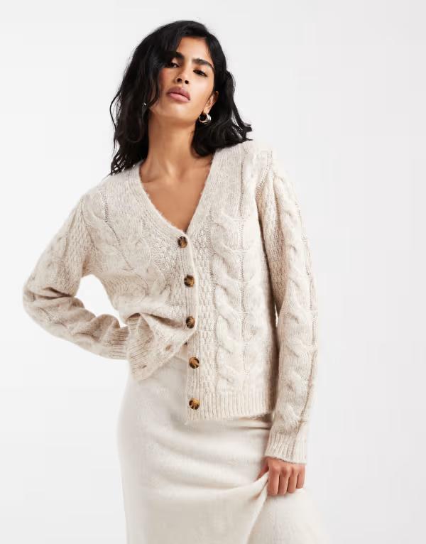 ピーシーズ レディース アウター カーディガン Vネック ニット Pieces v-neck cable knit cardigan in cream Birch クリーム