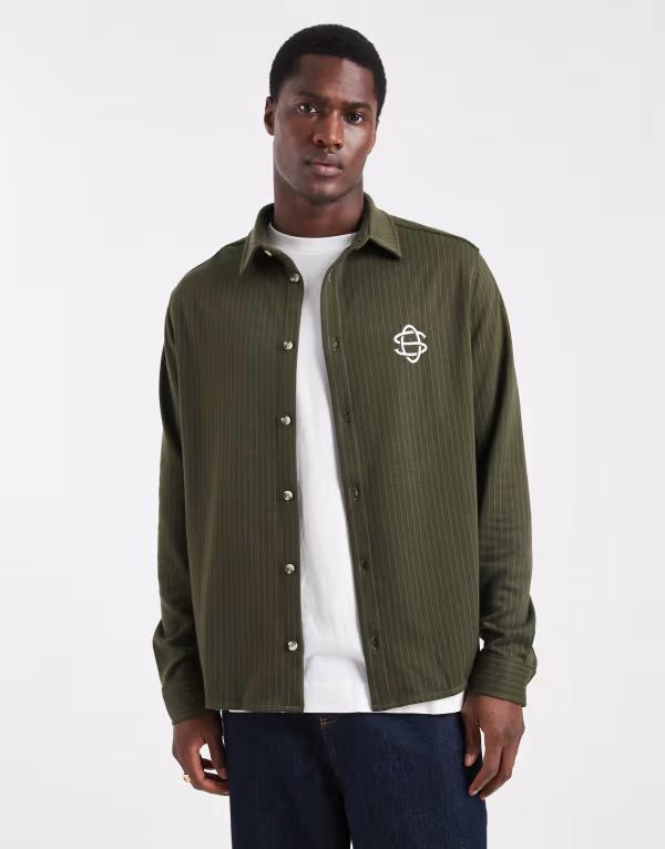 エイソス メンズ トップス シャツ ASOS DESIGN relaxed shirt with chest embroidery green stripes Khaki カーキ