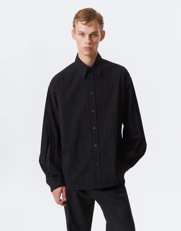 ウィークデイ メンズ トップス シャツ Weekday oversized poplin shirt andark blue stripe Black pinstripe ブラック