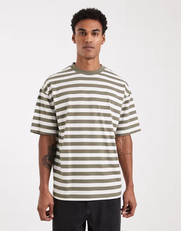 エイソス メンズ トップス Tシャツ ASOS DESIGN oversized T-shirt in olive and ecru stripe Khaki stripe カーキ