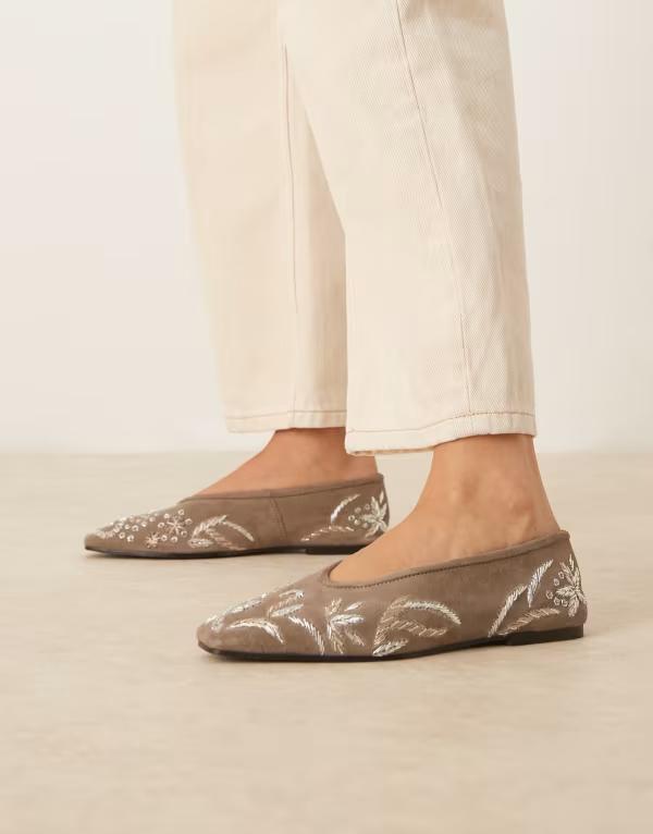 エイソス レディース シューズ パンプス 刺繍 ASOS DESIGN Lupin premium embroidered chisel toe ballet flats in olive Green suede グリーン