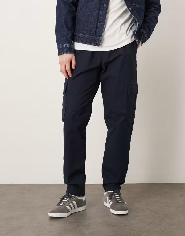 エイソス メンズ ボトムス 心地好いズボン下 カーゴパンツ ASOS DESIGN tapered cargo pants ripstop NAVY 米国海軍