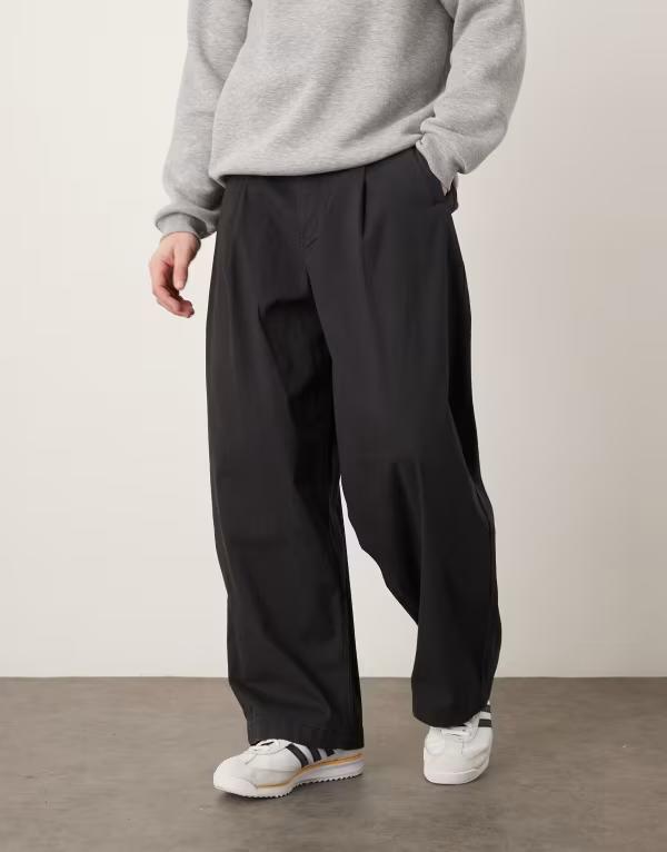 エイソス メンズ ボトムス 心地よいズボン下 ASOS DESIGN oversized baggy pants with pleats Black 黒いこと