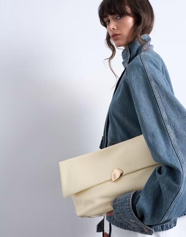 トップショップ レディース バッグ Topshop Gaia folded clutch withardware in buttermilk yellow Buttermilk イエロー｜ReVida 店