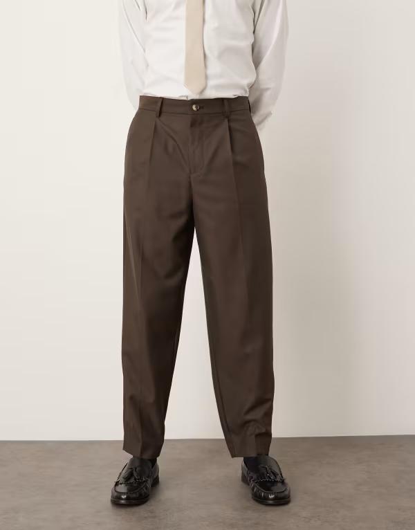 エイソス メンズ ボトムス 心地好いズボン下 ASOS DESIGN smart relaxed tapered pants microtexture BROWN 赤銅色