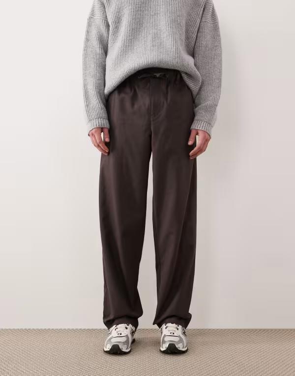エイソス メンズ ボトムス 心地よいズボン下 ASOS DESIGN baggy pants with self tie BROWN 赤銅色