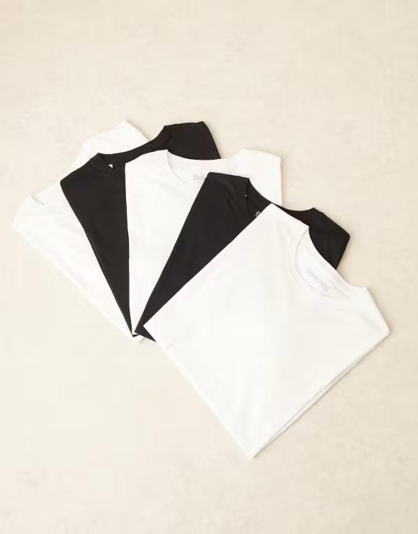 セレクティッド メンズ トップス Tシャツ レギュラーフィット Selected regular fit 5 pack T-shirts & Black ブラック