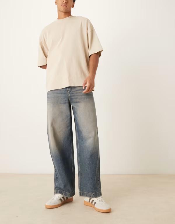 エイソス メンズ ボトムス デニムパンツ ジーンズ ASOS DESIGN barreleg jeans in mid wash blue with tint Mid wash blue ブルー