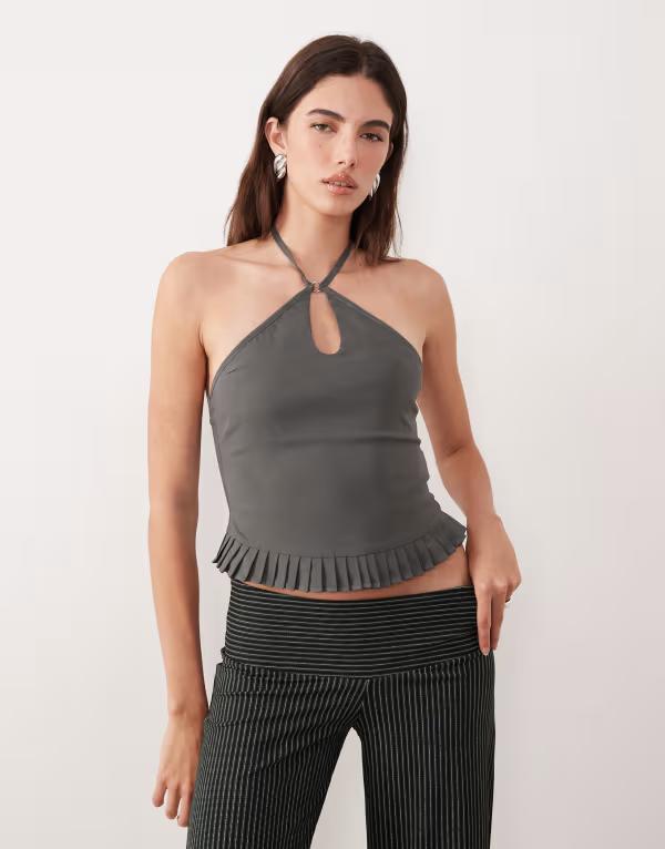 モーテル レディース トップス シャツ フリル ホルター Motelavena ruffledged halter top in slate Gray グレー