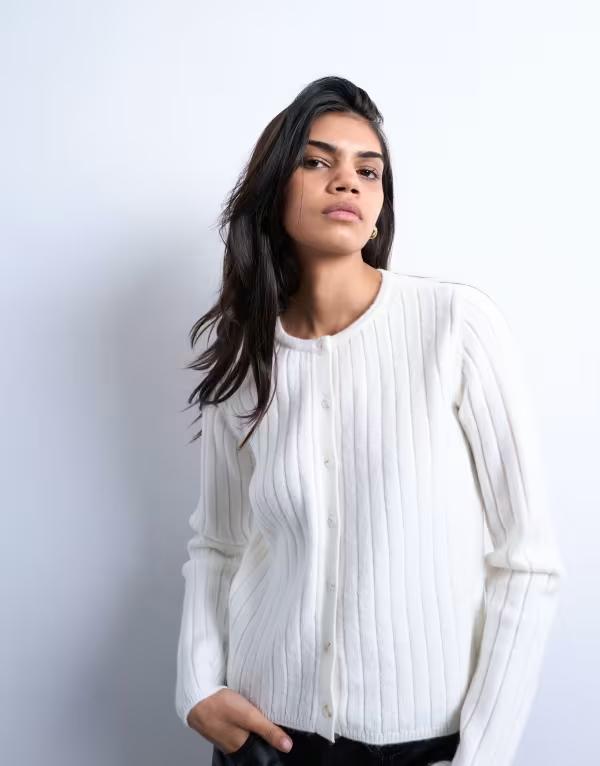 トップショップ レディース アウター カーディガン リブニット クルーネック ニット Topshop rib knit button crew neck cardigan Snow ホワイト