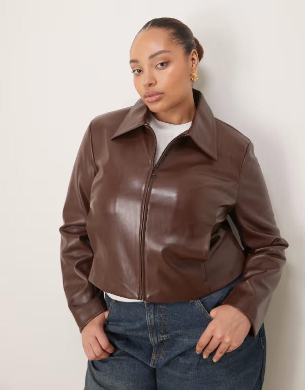 エイソス レディース アウター 上衣・上衣 クロップド スポーツジャケット フェイクレザー ASOS DESIGN Curve tailored faux leather zip front cropped blazer インチ chocolate 黒茶