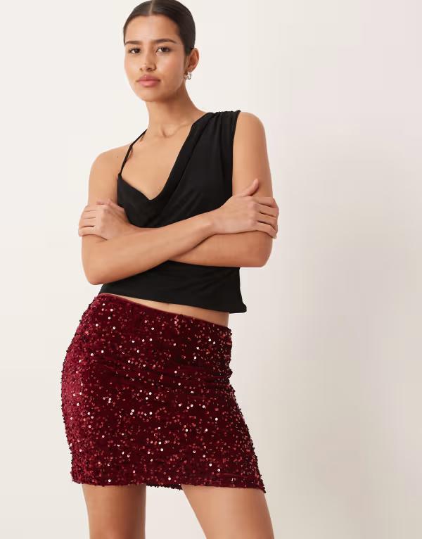 ヴィラ レディース ボトムスカート ミニ スパンコール Vila sequin mini skirt in dark Winetasting レッド