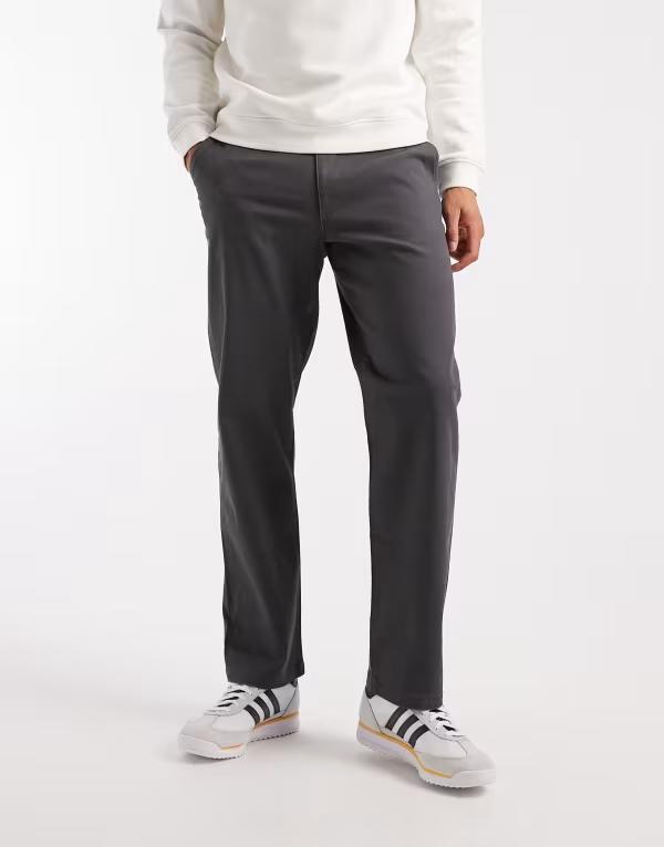 エイソス メンズ ボトムス カジュアルパンツ ASOS DESIGN straight chinos in washed CHARCOAL チャコール｜ReVida 店