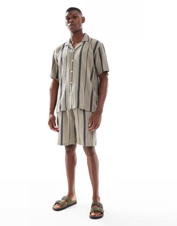 オンリーアンドサンズ メンズ ボトムス ハーフパンツ・ショーツ リネン ONLY & SONS linen look short stripe - part of a set Laurel oak ベージュ