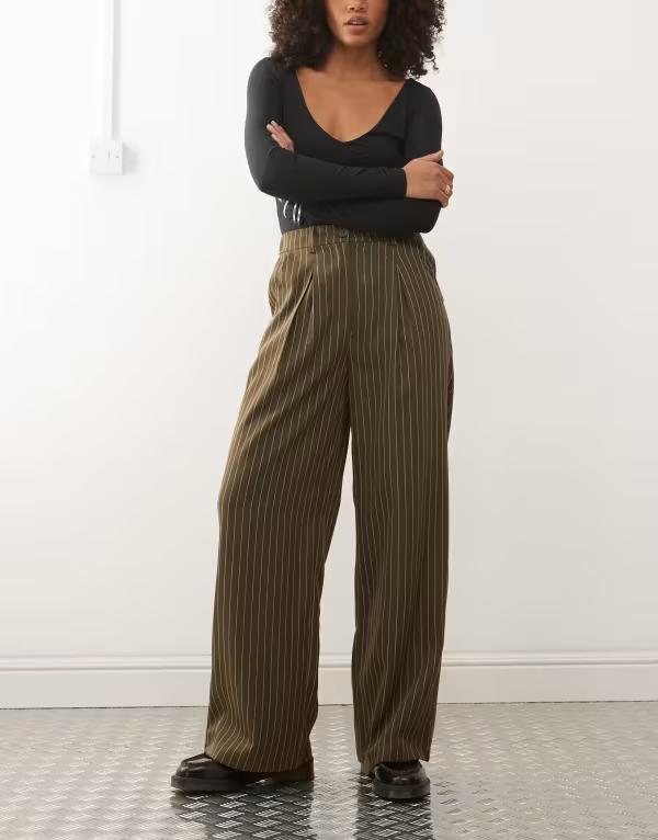 リクレイム ヴィンテージ レディース ボトムス カジュアルパンツ Reclaimed Vintage tailored baggy pants-green stripes Khaki カーキ
