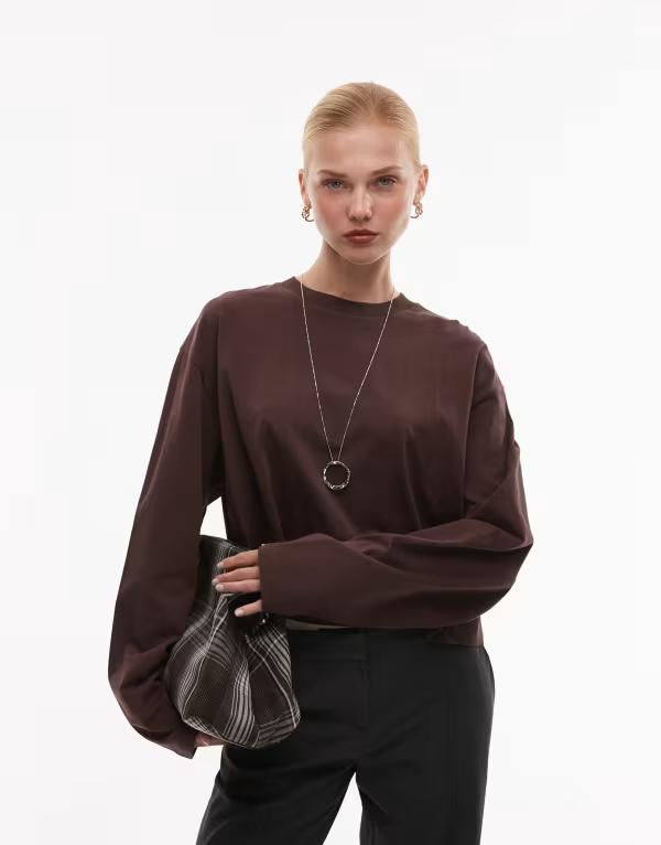 エイソス レディース トップス Tシャツ クロップド ASOS DESIGN long sleeve boxy cropped t-shirt in chocolate チョコレート