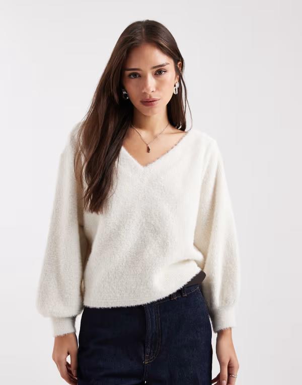 ミスセルフフリッジ レディース アウター 編み物・プルオーバー Misselfridge fluffy off the shoulder slouchy sweater インチ cream 皮膚軟化剤 トップス-セーター-レディースファッション