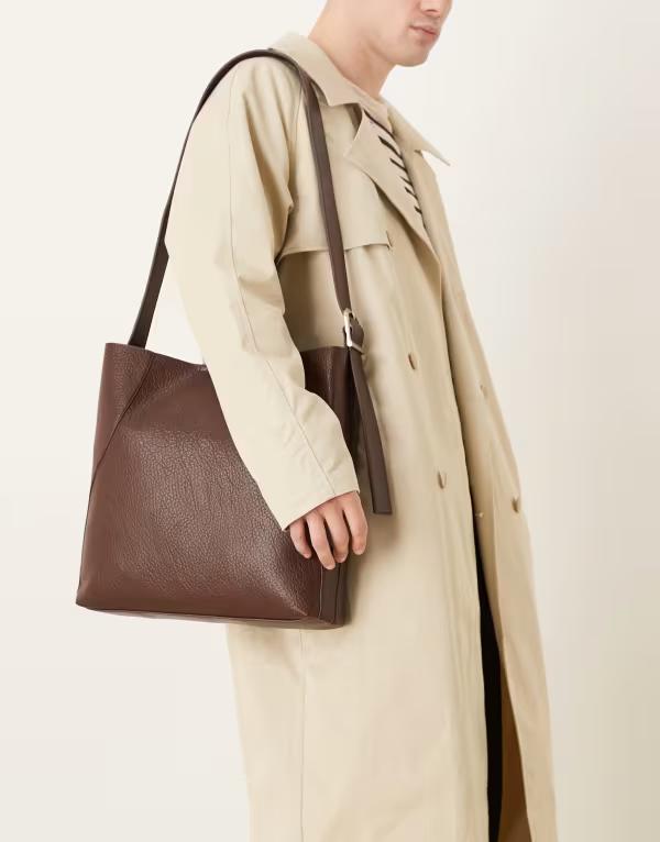エイソス メンズ 御徒面子 なめし革 フェイクレザー ASOS DESIGN faux leather large crossbody bag BROWN 赤銅色