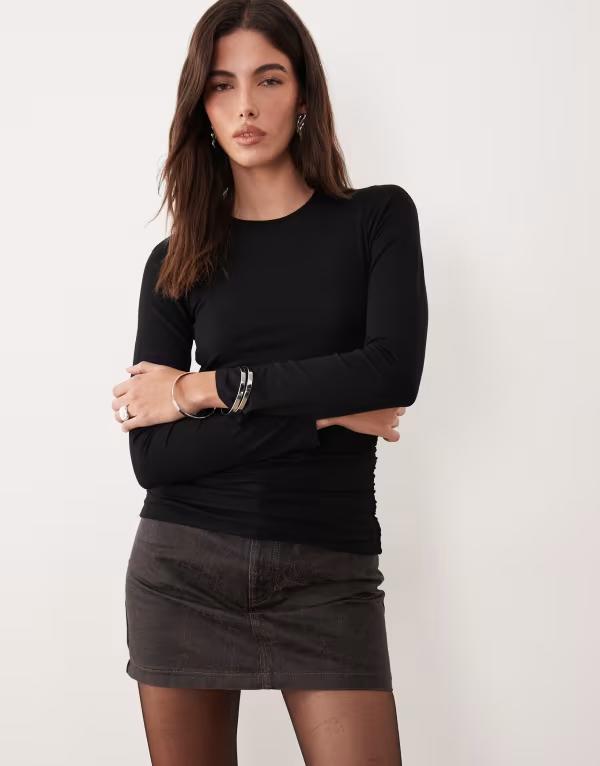 ノーバディーズ チャイルド レディース トップス Tシャツ ギャザー Nobody's Child ruched side long sleeved T-shirt Black ブラック