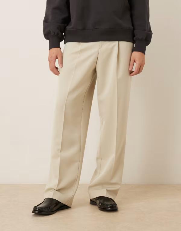エイソス メンズ ボトムス 心地よいズボン下 ワイドレッグ 筋目 ASOS DESIGN smart wide leg pleated pants with exposed button インチ ecru エクリュ