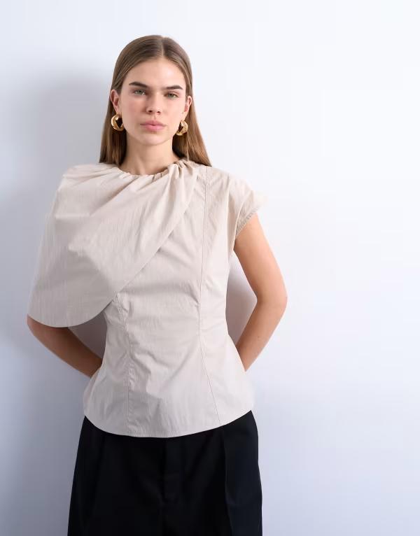 トップショップ レディース トップス シャツ ケープデザイン キャップ ケープ Topshop cape structured top in oyster｜ReVida 店