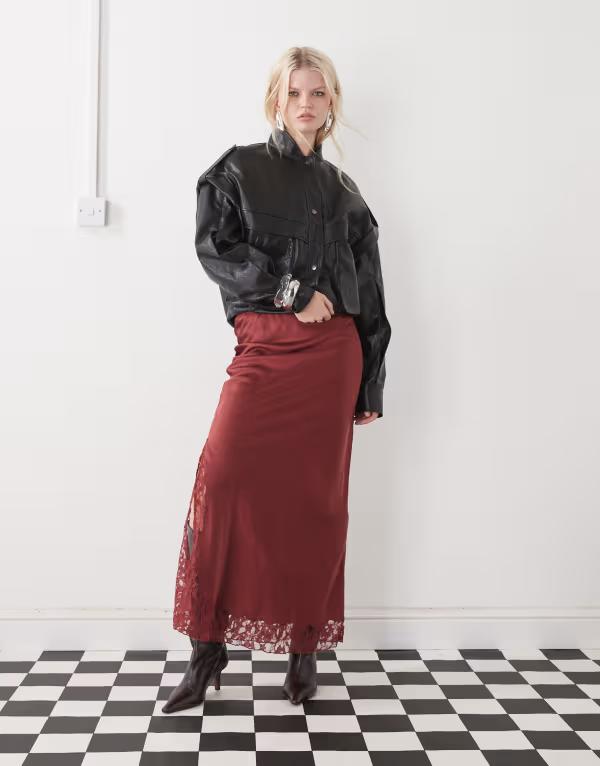 リクレイム ヴィンテージ レディース ボトムスカート レース マキシ Reclaimed Vintage maxi skirt with lace inserts in rust Burgundy バーガンディ