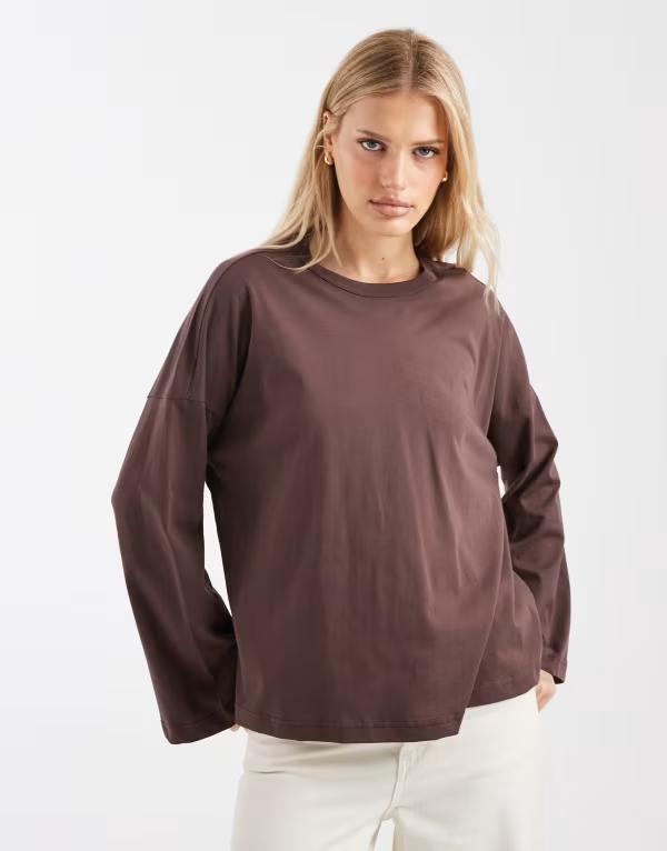 オンリー レディース トップス Tシャツ ONLY oversized long sleeve T-shirt in chocolate BROWN ブラウン