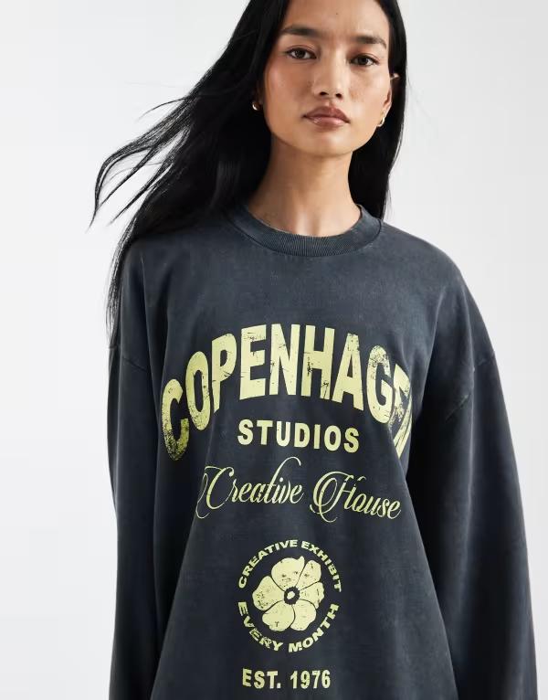 エイソス レディース アウター パーカー・スウェット シャツ グラフィック ASOS DESIGN oversized sweatshirt with Copenhagen Studios graphic in charcoal チャコール