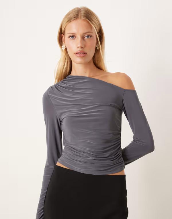 エイソス レディース トップス Tシャツ ASOS DESIGN slinky one shoulder long sleeve top in charcoal チャコール