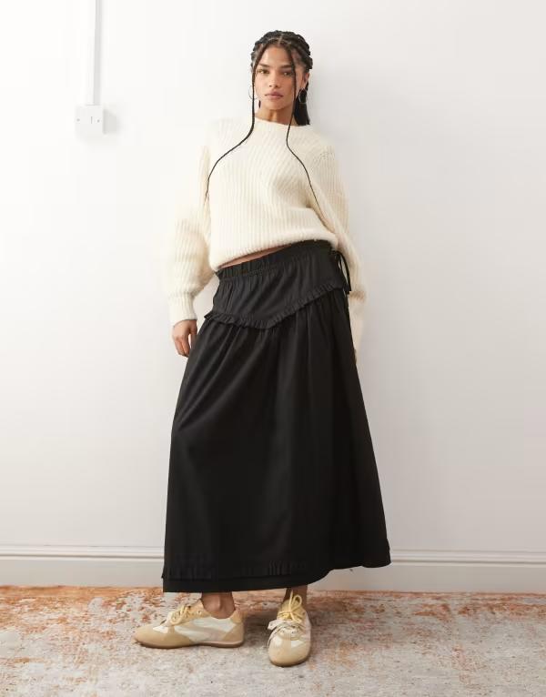 リクレイム ヴィンテージ レディース ボトムスカート フリル ミディ Reclaimed Vintage full midi skirt with ruffle detailing on waist and hem Black ブラック|ReVida 店