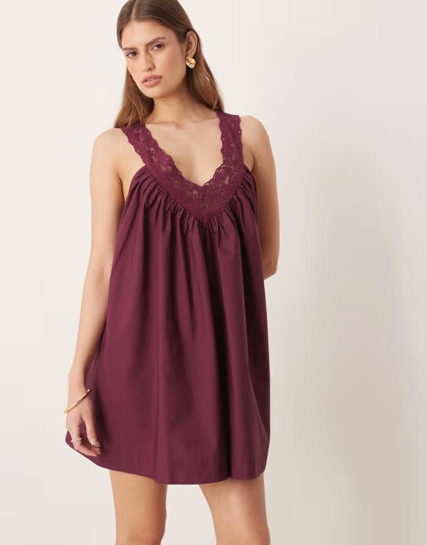 エイソス レディース トップス 衣装 V素っ首 ミニ オーバーレイ スピード競技 ASOS DESIGN poplin v-neck and back smock mini sundress with lace overlay インチ plum wine Plum wine ぶどう酒