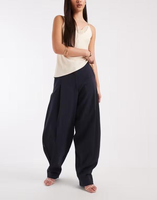 エイソス レディース ボトムス カジュアルパンツ ASOS DESIGN tailored volume balloon pants with side pleat navy ネイビー