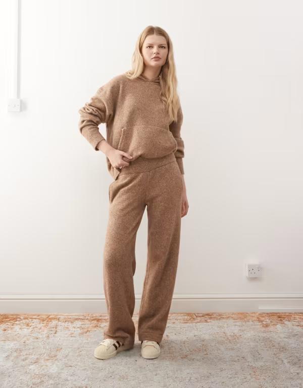 コルージョン レディース ボトムス 心地好いズボン下 スウェットパンツ 編み物 COLLUSION oversized knit sweatpants - part of a set BROWN 赤銅色