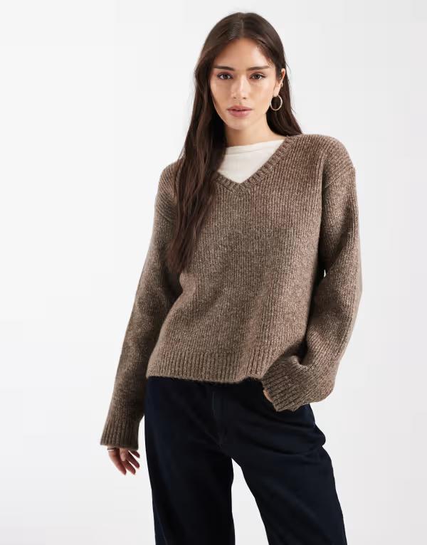 エイソス レディース アウター ニット・セーター Vネック ASOS DESIGN double layered v neck sweater in mocha BEIGE ベージュ