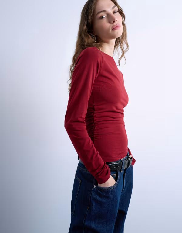 トップショップ レディース トップス Tシャツ ギャザー Topshop modal ruched slash neck long sleeve top in dark red レッド｜ReVida 店