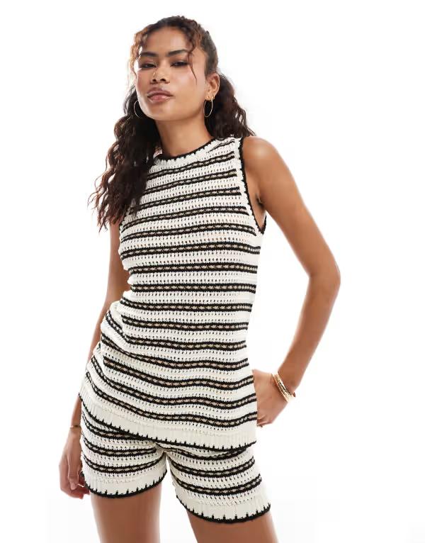 ヴェロモーダ レディース トップス ベスト ノースリーブ Vero Moda crochet sleeveless longline top and cream stripes - part of a set Black & cream クリーム|ReVida 店