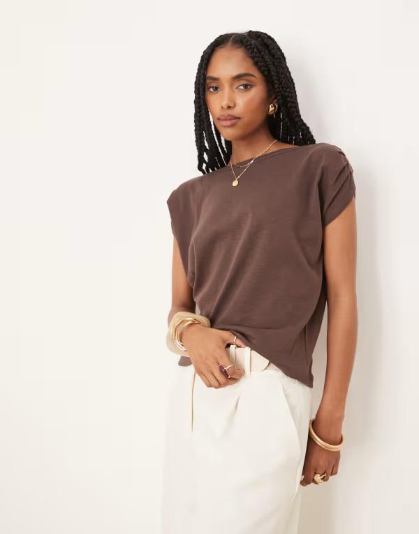 エイソス レディース トップス ティーシャツ 鳥打ち帽 ASOS DESIGN slubby cap sleeve baby tee インチ chocolate 黒茶 レディースファッション-トップス-Tシャツ・カットソー