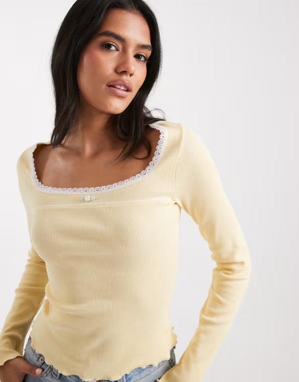 ミスセルフフリッジ レディース トップス シャツ レーストリム リブ レース Misselfridge fitted square neck ribbed top with lace trim in buttermilk