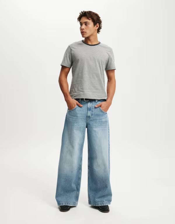 コットンオン メンズ ボトムス デニムパンツ ワイドレッグ ジーンズ Cotton Y2k super wide leg jeans in light/pastel blue ブルー
