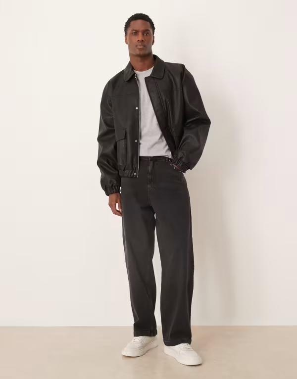 エイソス メンズ ボトムス デニムパンツ ジーンズ ASOS DESIGN loose straight fit jeans with studetail wash Black ブラック｜ReVida 店 16,860円