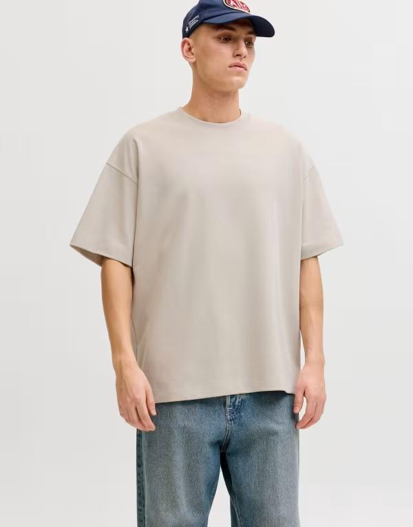 ジャック アンド ジョーンズ メンズ トップス Tシャツ Jack & Jones oversized breathable T-shirt in creamoonbeam クリーム