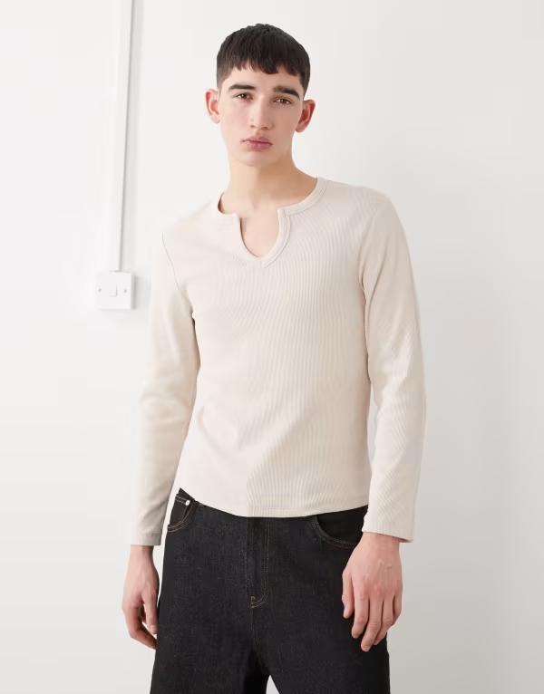 コルージョン メンズ トップス Tシャツ COLLUSIONotch neck muscle fit long sleeve henley t-shirt in oatmeal オートミール 10,860円